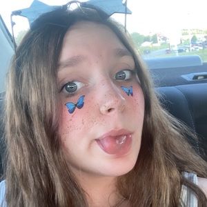 Meet your Posher, Olivia